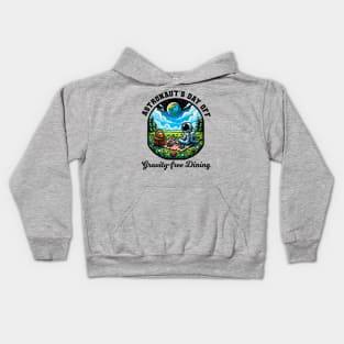 Astronaut's Day off - Picnic Holiday Kids Hoodie